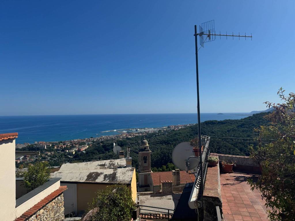 casa indipendente in vendita a Pietra Ligure in zona Ranzi