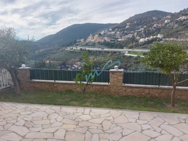casa indipendente in vendita a Pietra Ligure in zona Ranzi