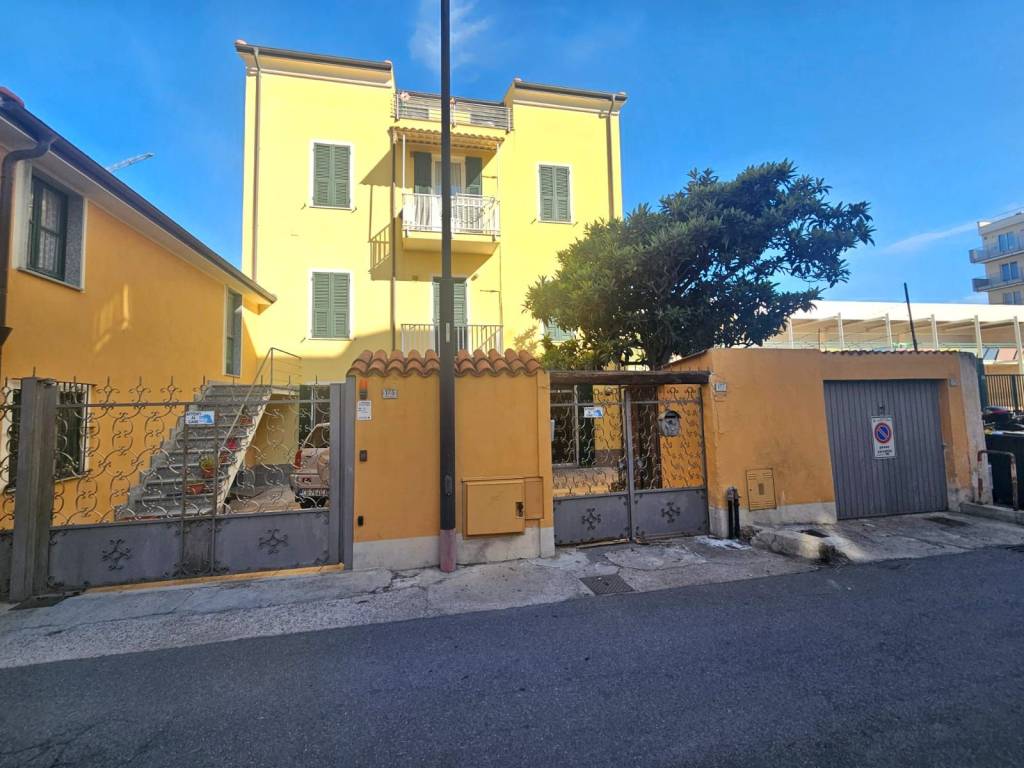 appartamento in vendita a Pietra Ligure