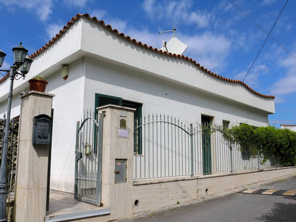 casa indipendente in vendita a Pietra Ligure