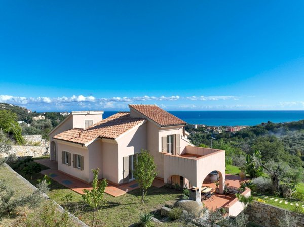 casa indipendente in vendita a Pietra Ligure