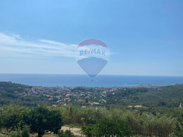 casa indipendente in vendita a Pietra Ligure in zona Ranzi