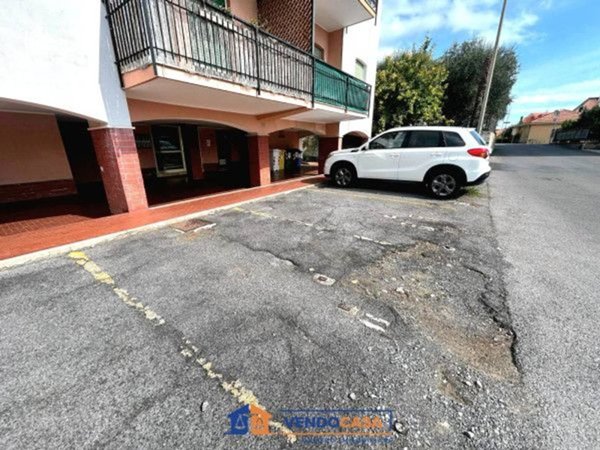 negozio in vendita a Pietra Ligure