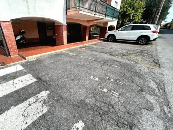negozio in vendita a Pietra Ligure