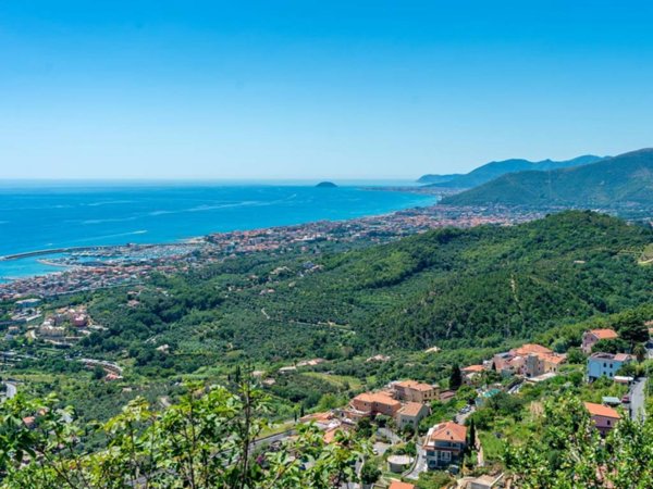 casa indipendente in vendita a Pietra Ligure in zona Ranzi
