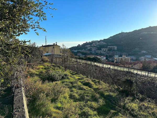 casa indipendente in vendita a Pietra Ligure