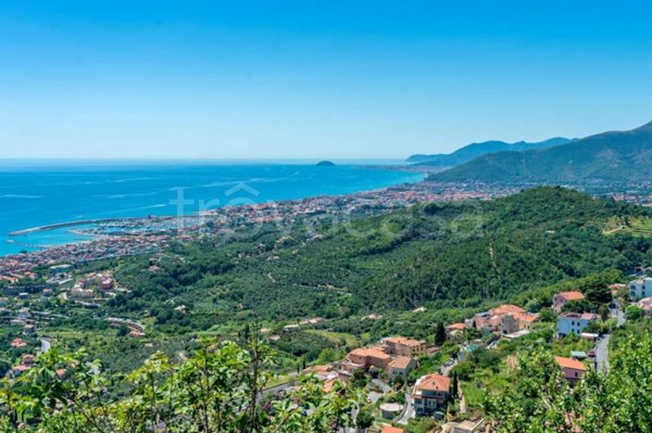 casa indipendente in vendita a Pietra Ligure in zona Ranzi
