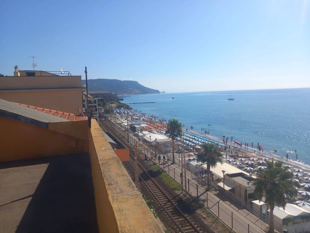 appartamento in vendita a Pietra Ligure in zona Santa Corona