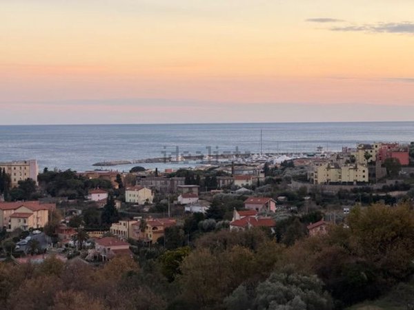 casa indipendente in vendita a Pietra Ligure