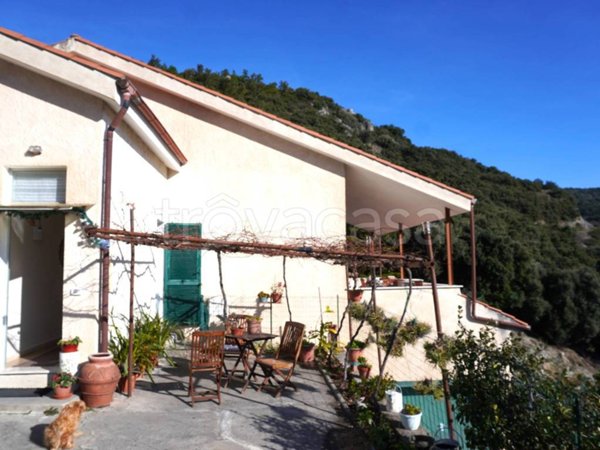 casa indipendente in vendita a Pietra Ligure