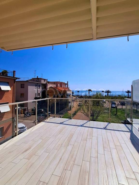 appartamento in vendita a Pietra Ligure in zona Santa Corona