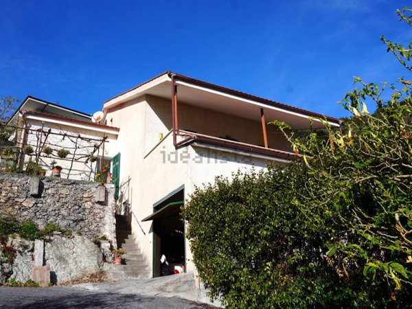 casa indipendente in vendita a Pietra Ligure