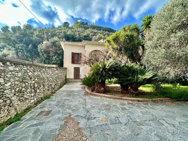 casa indipendente in vendita a Pietra Ligure
