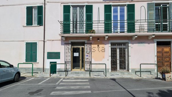 ufficio in vendita a Pietra Ligure