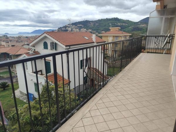 appartamento in vendita a Pietra Ligure