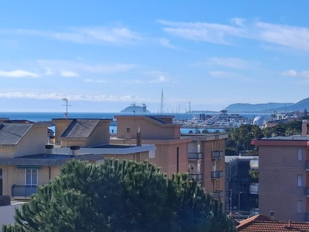 appartamento in vendita a Pietra Ligure in zona Santa Corona