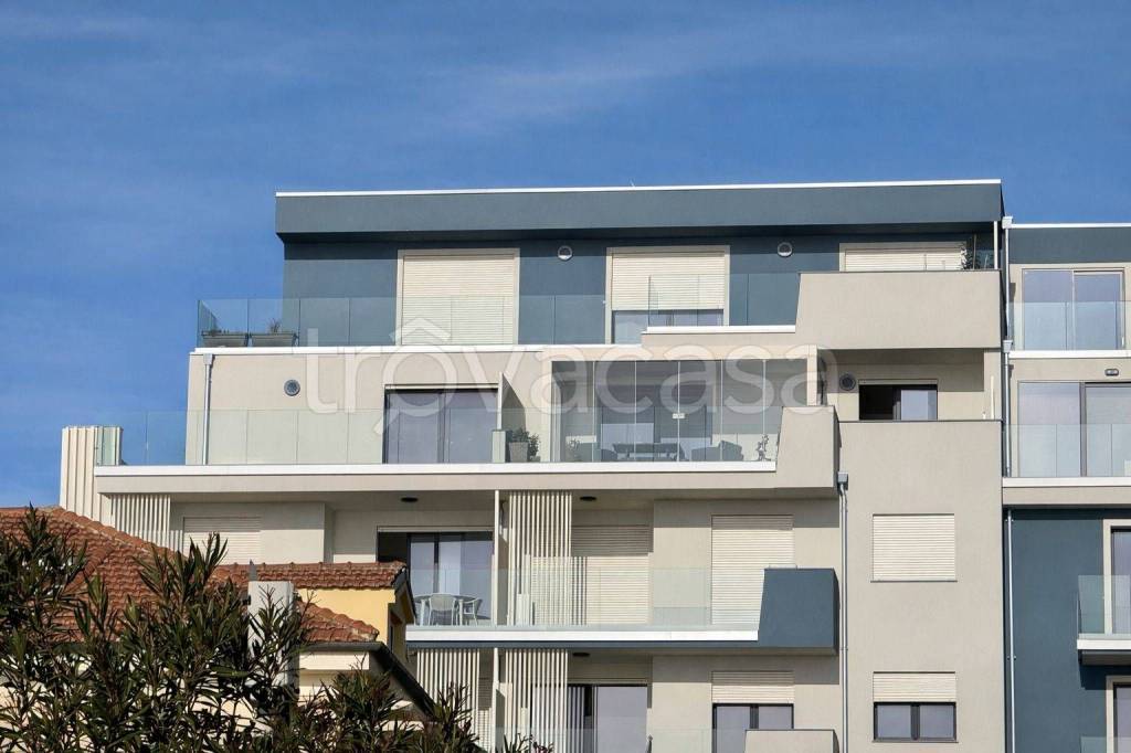 appartamento in vendita a Pietra Ligure in zona Santa Corona