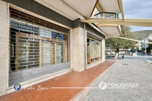locale commerciale in vendita a Pietra Ligure