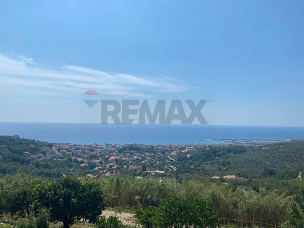 casa indipendente in vendita a Pietra Ligure in zona Ranzi