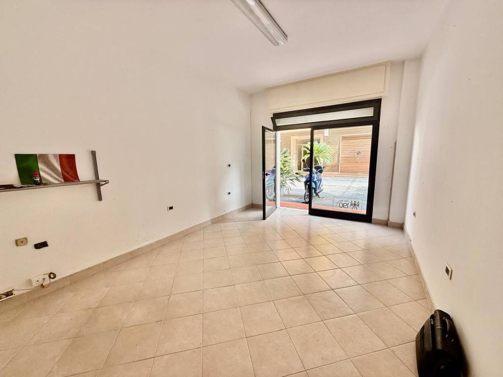 ufficio in vendita a Pietra Ligure