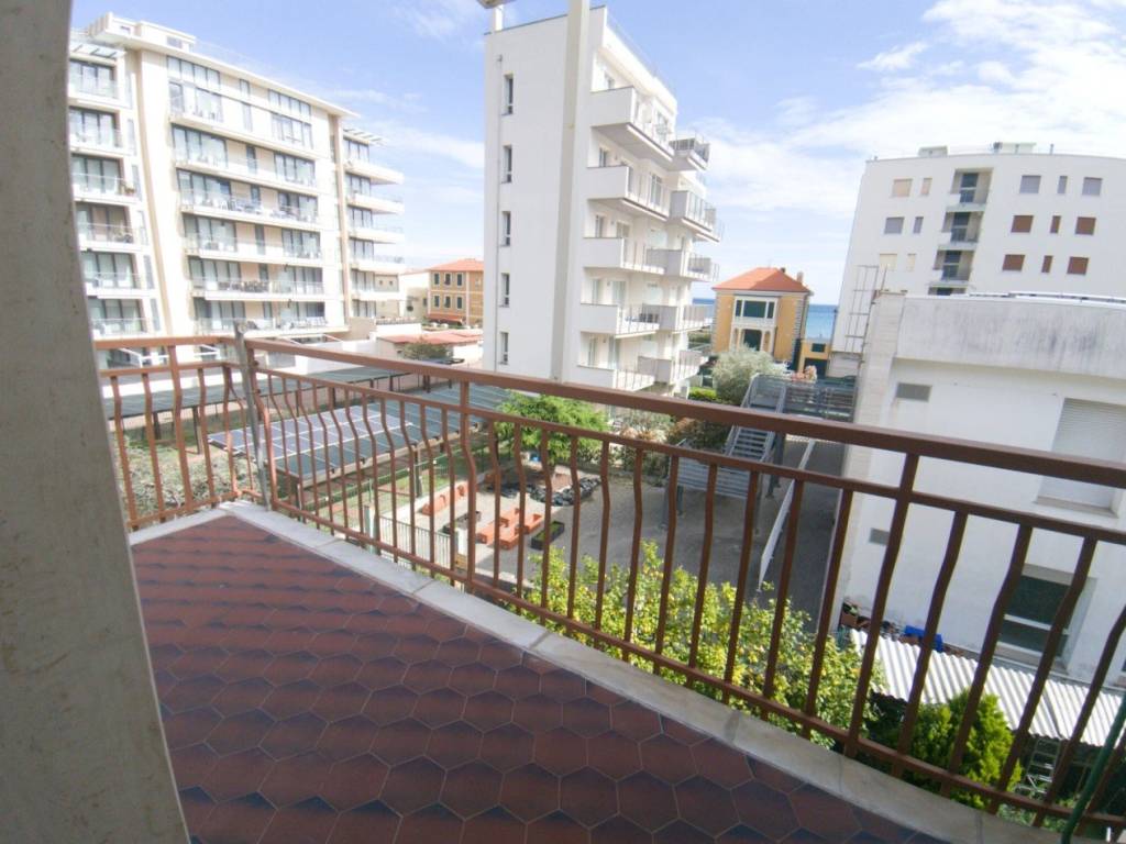 appartamento in vendita a Pietra Ligure in zona Santa Corona