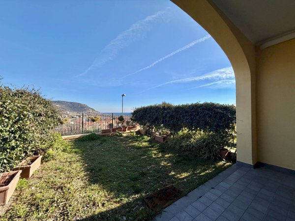 casa indipendente in vendita a Pietra Ligure
