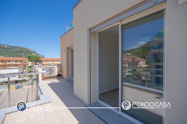 appartamento in vendita a Pietra Ligure in zona Santa Corona