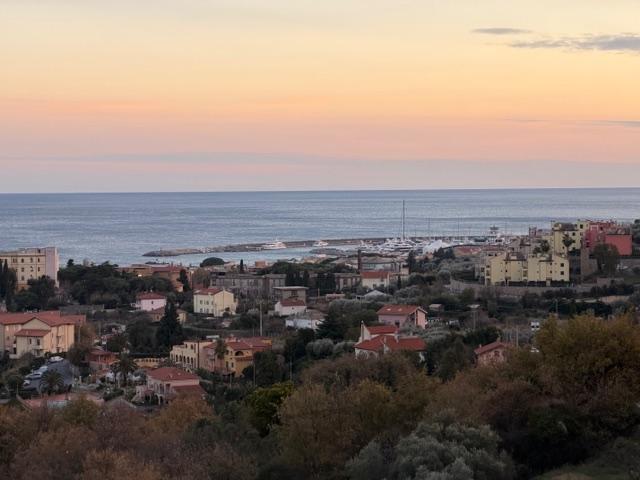 casa indipendente in vendita a Pietra Ligure