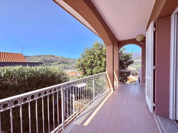 appartamento in vendita a Pietra Ligure in zona Santa Corona