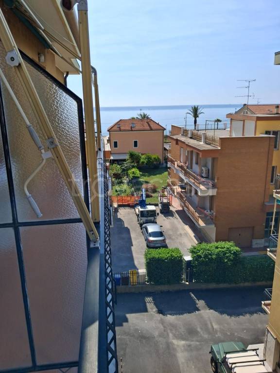 appartamento in vendita a Pietra Ligure in zona Santa Corona