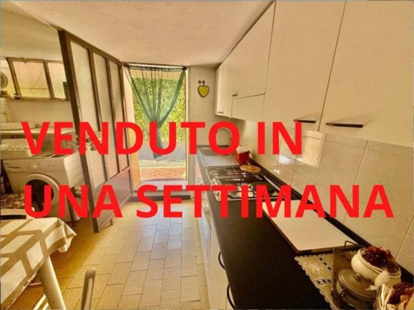 negozio in vendita a Pietra Ligure in zona Santa Corona
