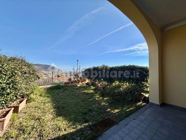 appartamento in vendita a Pietra Ligure in zona Santa Corona