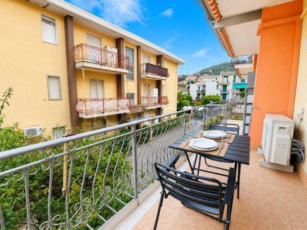 appartamento in vendita a Pietra Ligure in zona Santa Corona