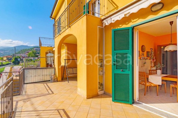 casa indipendente in vendita a Pietra Ligure in zona Santa Corona