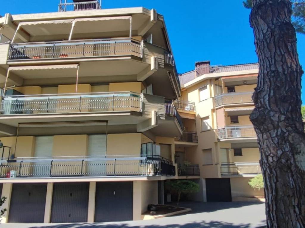 appartamento in vendita a Pietra Ligure in zona Santa Corona
