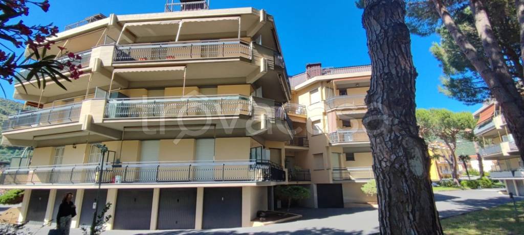 appartamento in vendita a Pietra Ligure in zona Santa Corona