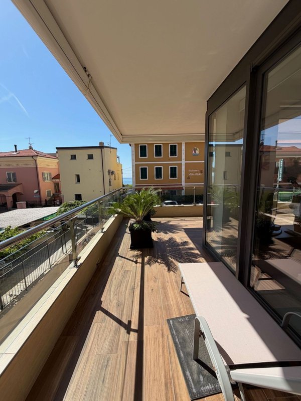 appartamento in vendita a Pietra Ligure in zona Santa Corona