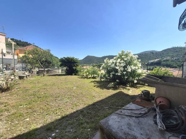 casa indipendente in vendita a Pietra Ligure in zona Ranzi