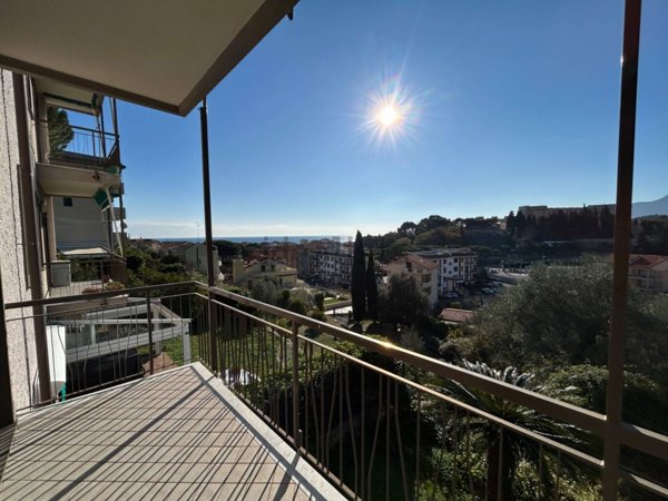 appartamento in vendita a Pietra Ligure in zona Santa Corona