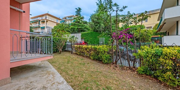 appartamento in vendita a Pietra Ligure in zona Santa Corona
