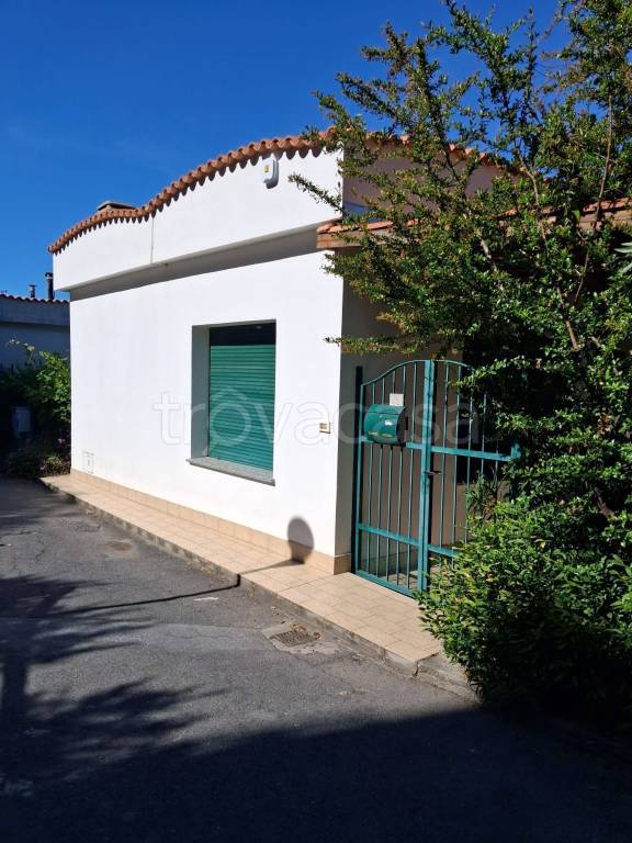 casa indipendente in vendita a Pietra Ligure in zona Santa Corona