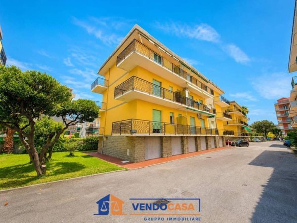 box auto in vendita a Pietra Ligure in zona Santa Corona
