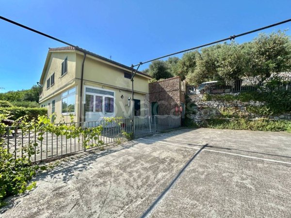 appartamento in vendita a Pietra Ligure in zona Santa Corona