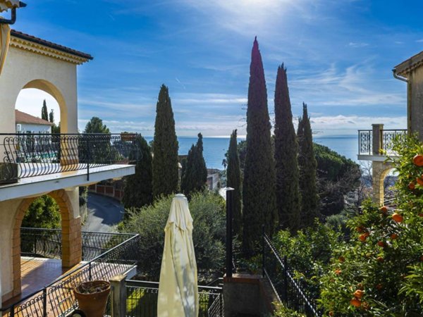 casa indipendente in vendita a Pietra Ligure in zona Santa Corona