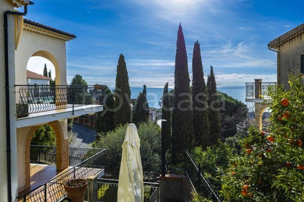 casa indipendente in vendita a Pietra Ligure in zona Santa Corona