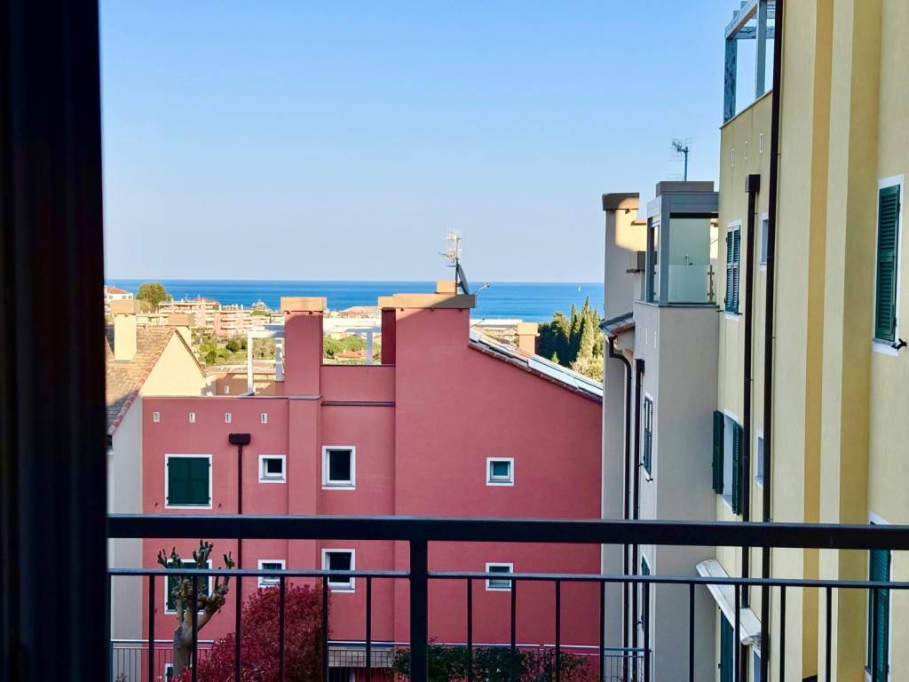 appartamento in vendita a Pietra Ligure in zona Santa Corona