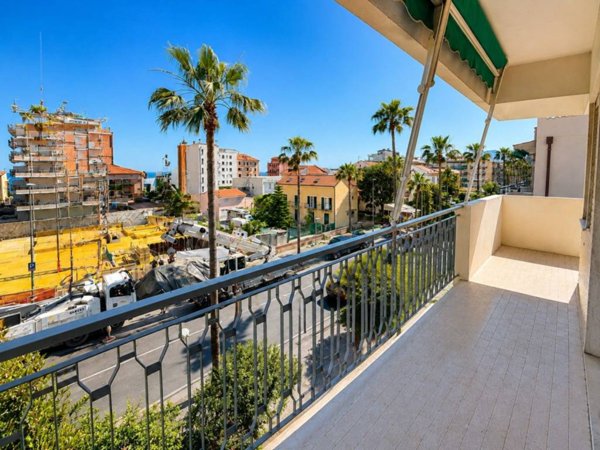 appartamento in vendita a Pietra Ligure in zona Santa Corona