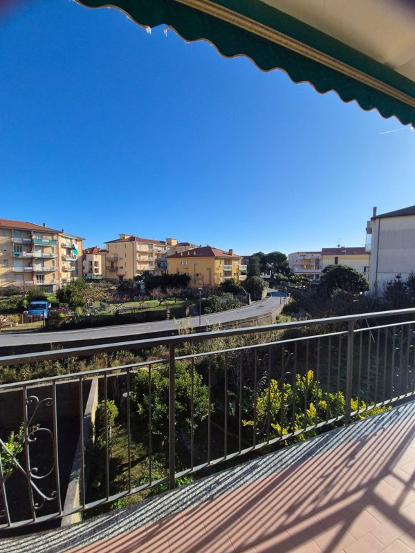 appartamento in vendita a Pietra Ligure in zona Santa Corona