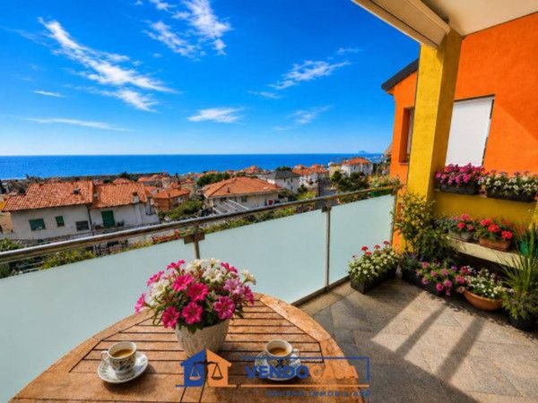 appartamento in vendita a Pietra Ligure in zona Santa Corona