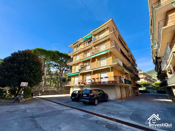 appartamento in vendita a Pietra Ligure in zona Santa Corona